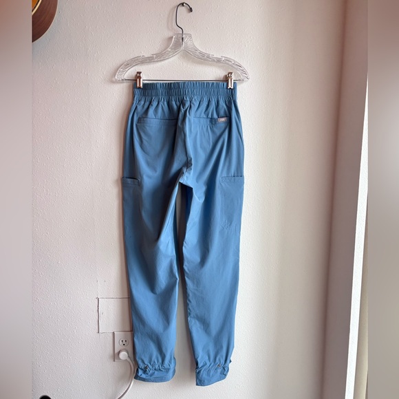 FIGS NWT Women’s Cool Blue FREEx Saumer High Waisted - Jogger Scrub Pants XS - Picture 6 of 9